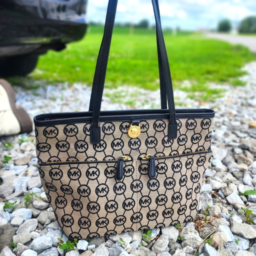 Michael Kors Kempton Signature Jet Set Medium Pocket Tote Black Tan Canvas